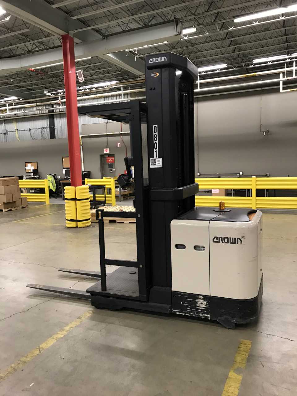 2008 Crown SP3510-30 order picker, Rogers, MN - ORDER PICKER