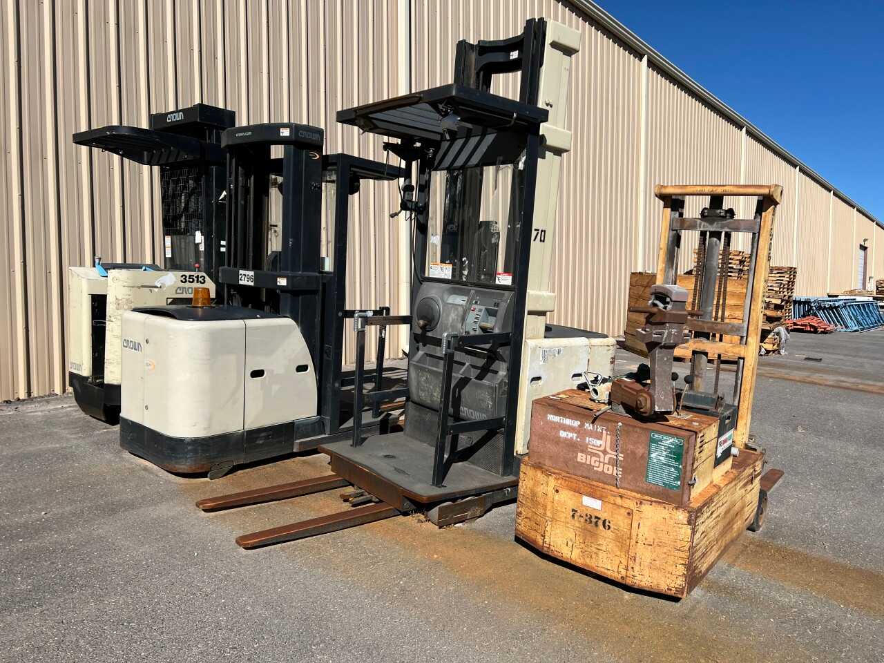 4X ASSORTED LIFT TRUCKS FOR PARTS (NEW MEXICO) - FORKLIFTS