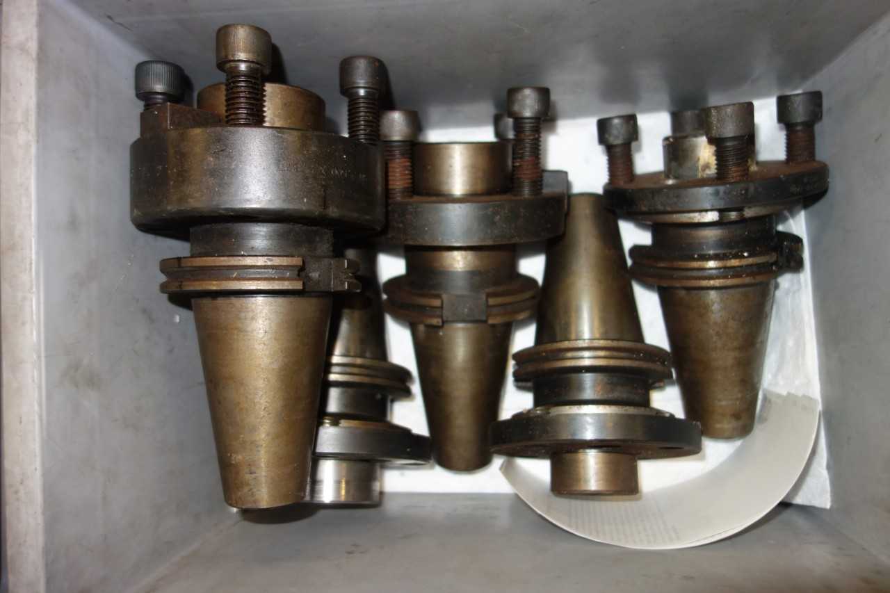 LOT OF ASSORTED CAT 50 TOOL HOLDERS - MACHINING ACCESSORIES & TOOLING