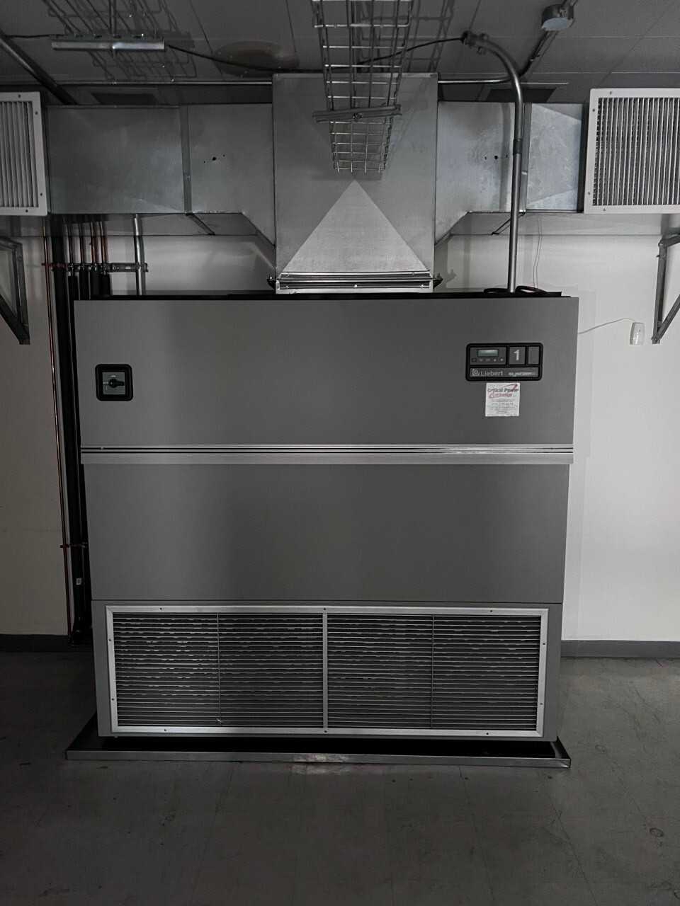 LIEBERT CDF165LA DATA CENTER AC CONDENSER & LIEBERT VH125AUDAEI DATA CENTER AIR HANDLER - HVAC EQUIPMENT