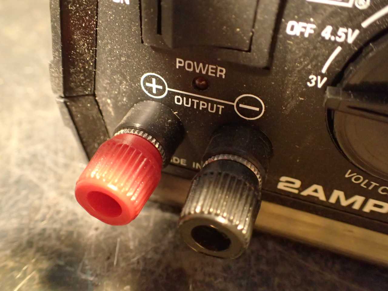 MW 2-Amp Regulated DC Power Supply: 3V 4.5V 6V 7.5V 9V 12V MW122A - ELECTRICAL COMPONENTS