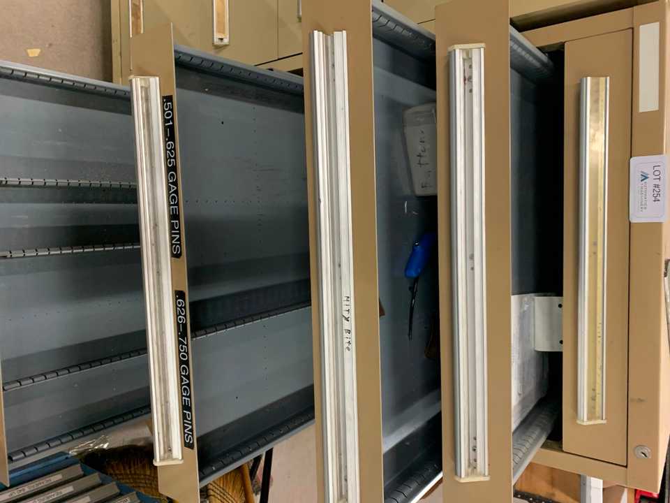 13 Drawer Organizer - MATERIAL HANDLING