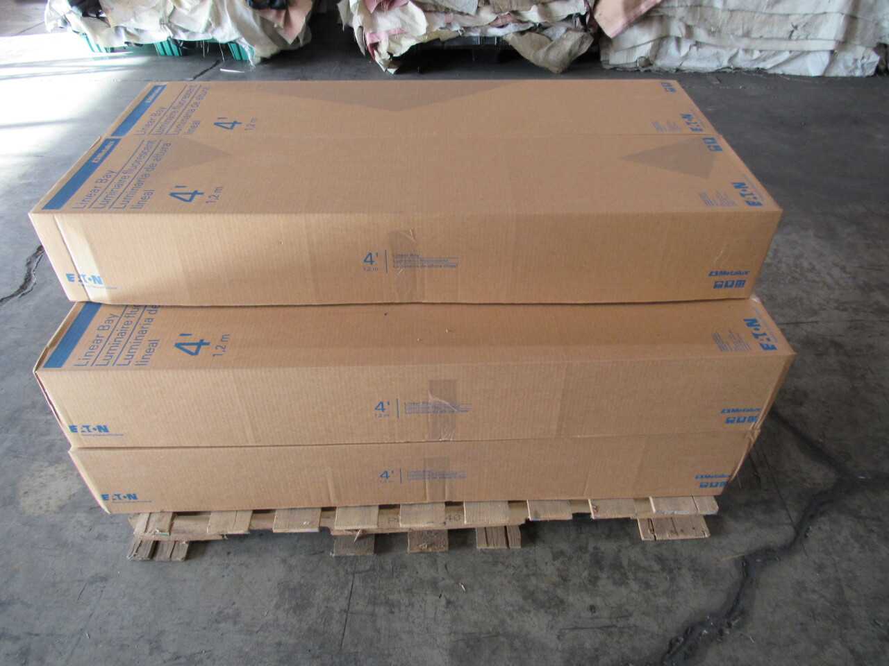 Pallet of 8x Un-Used 4WSL-LD2-40-SRS-UNV-L835-CD1-U-NSB Lights - LIGHTING