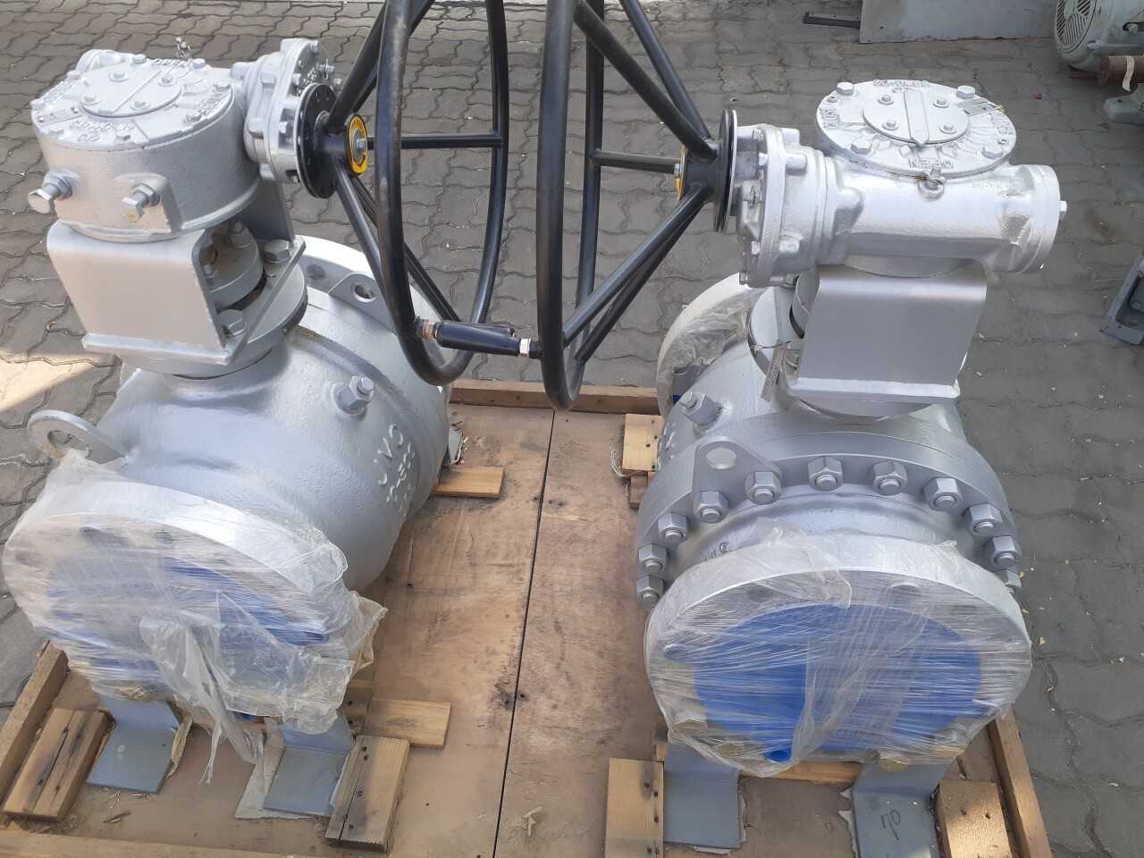 Lot of 2 Ball Valves - BALL VALVE
