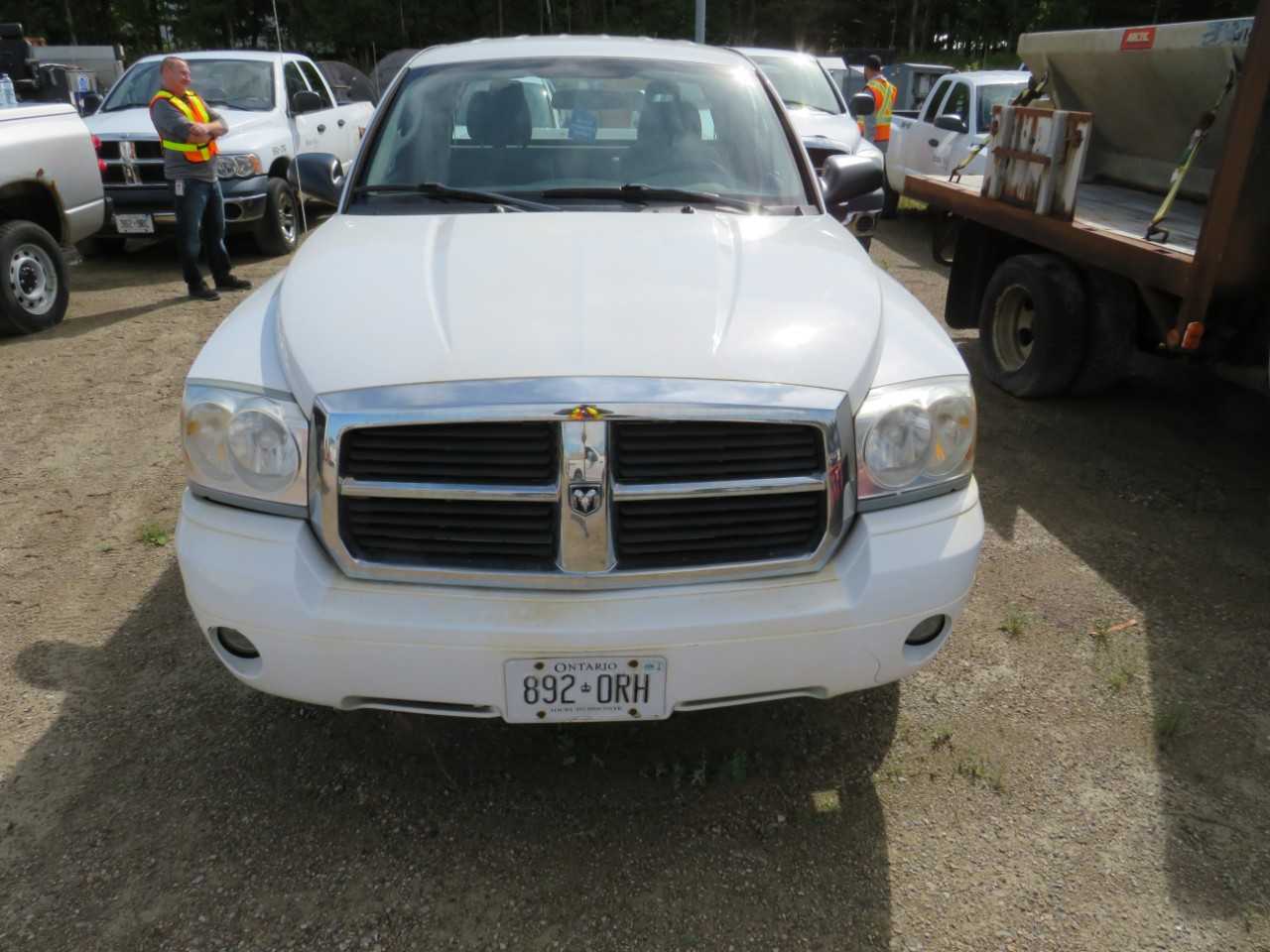 2005 DODGE DAKOTA 4X4 PICKUP TRUCK - HYDRO EXCAVATOR TRUCKS