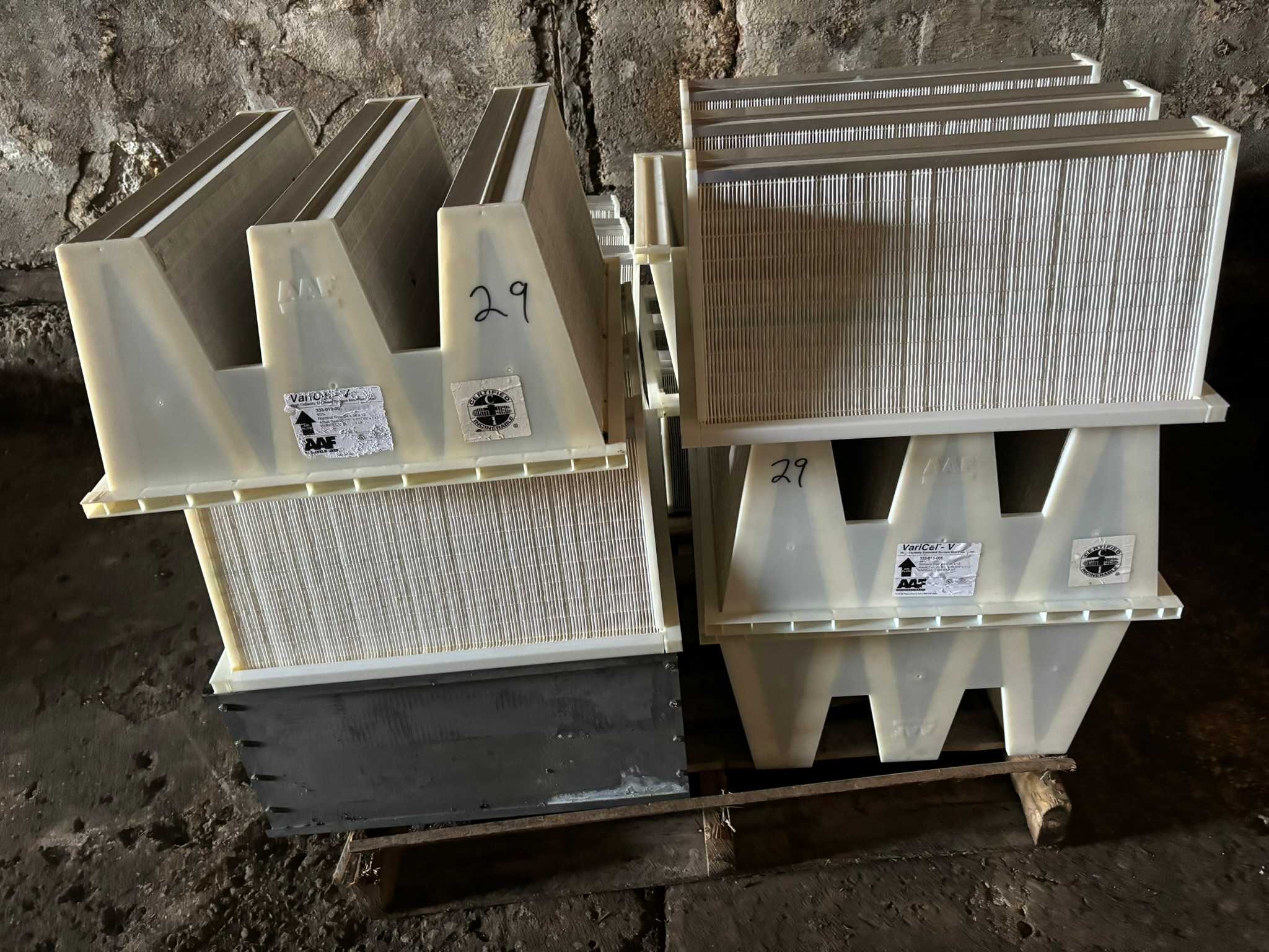 PALLET OF AAF FLANDERS FINAL AIR FILTER ELEMENTS - AIR FILTER ELEMENTS