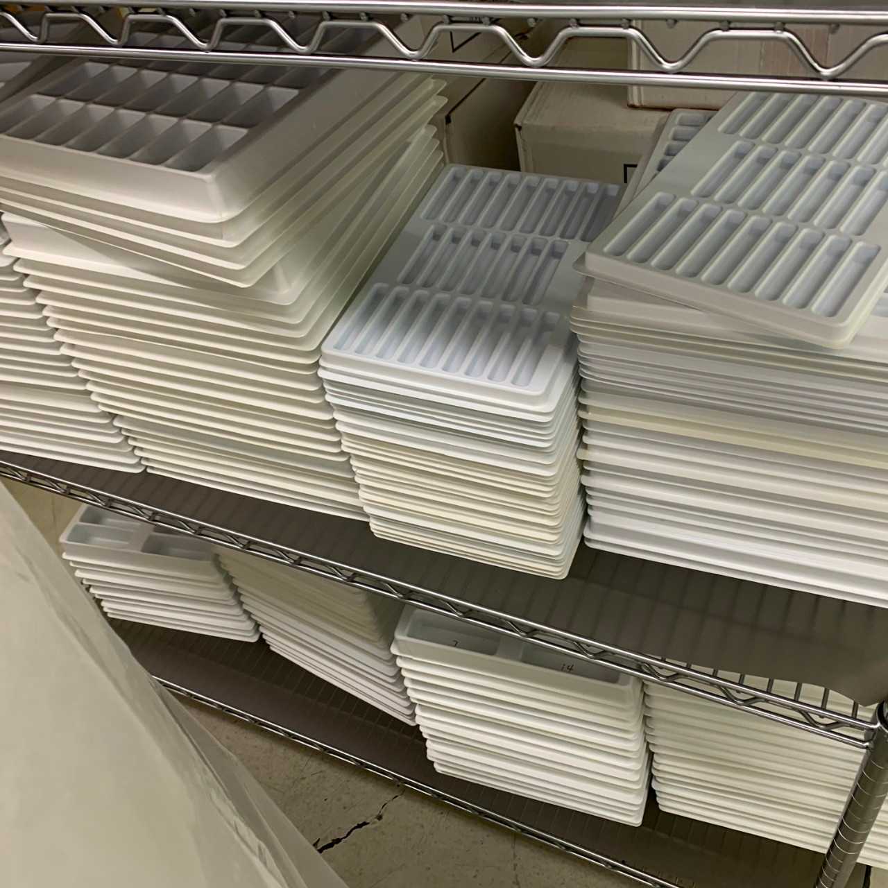 Plastc Trays Only ( No Bakers Racks) - PALLET RACKING