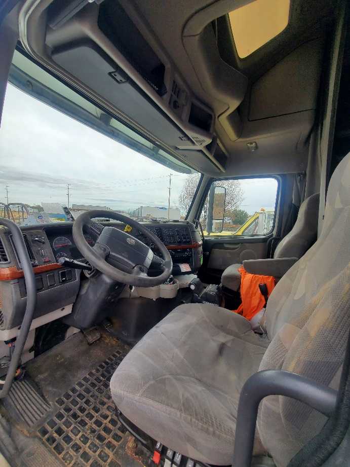 2008 Volvo Sleeper (Parts Only) - BUSES