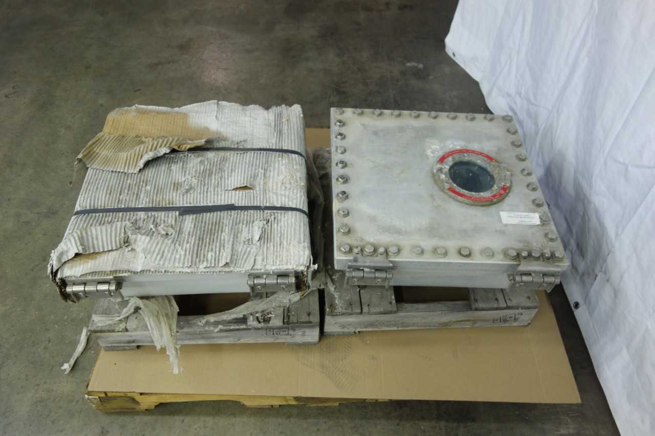LOT OF 2 EATON CROUSE-HINDS EXPLOSION PROOF ENCLOSURES - CONDUIT FITTING