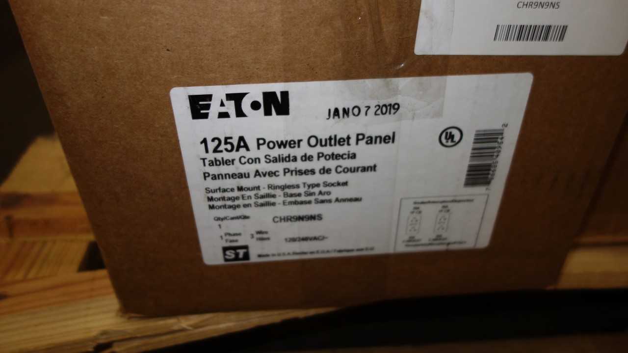 LOT OF 4 EATON CHR9N9NS 125A POWER OUTLET PANELS - ELECTRICAL COMPONENTS