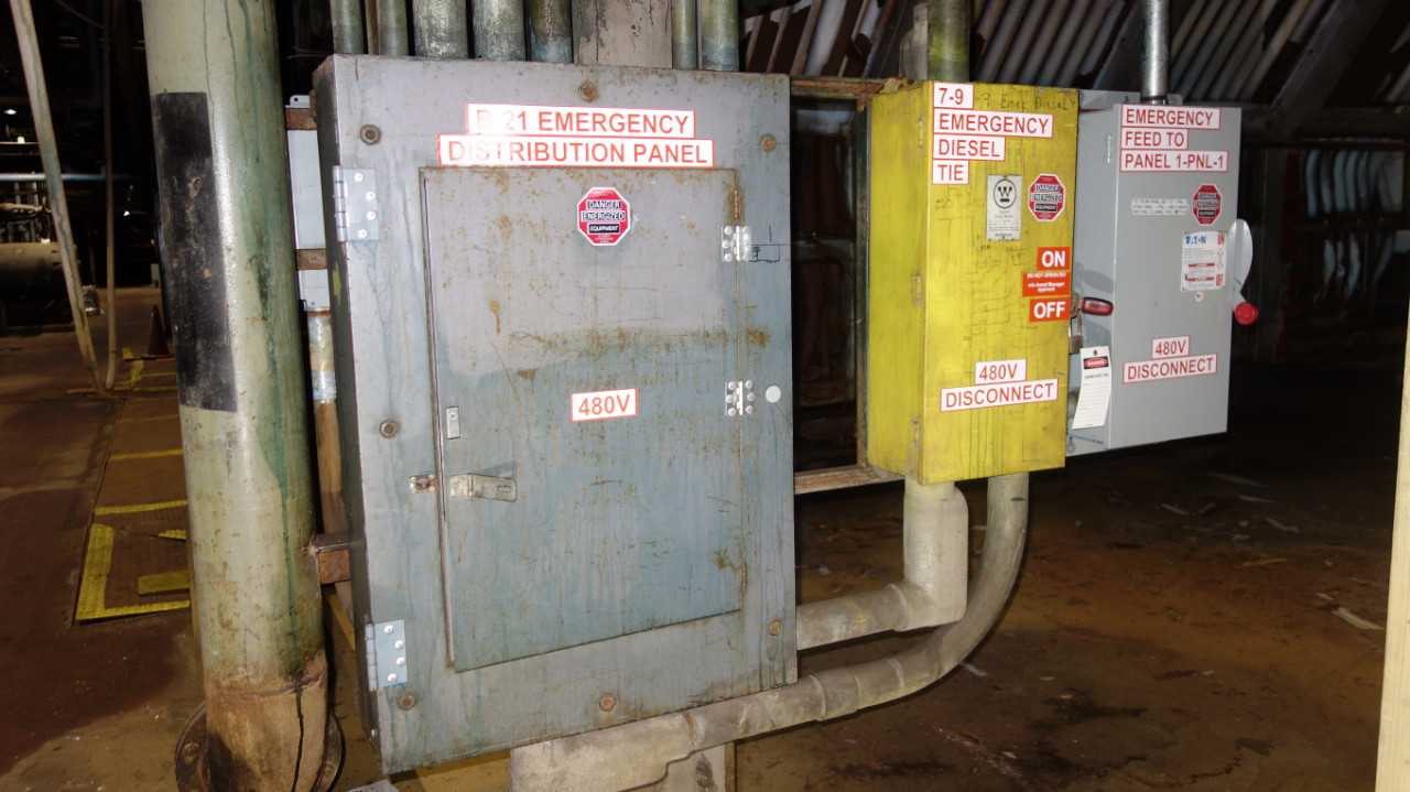 LOT OF 3 ASSORTED ELECTRICAL BREAKERS DISCONNECTS - AUTOMATION & CONTROLS