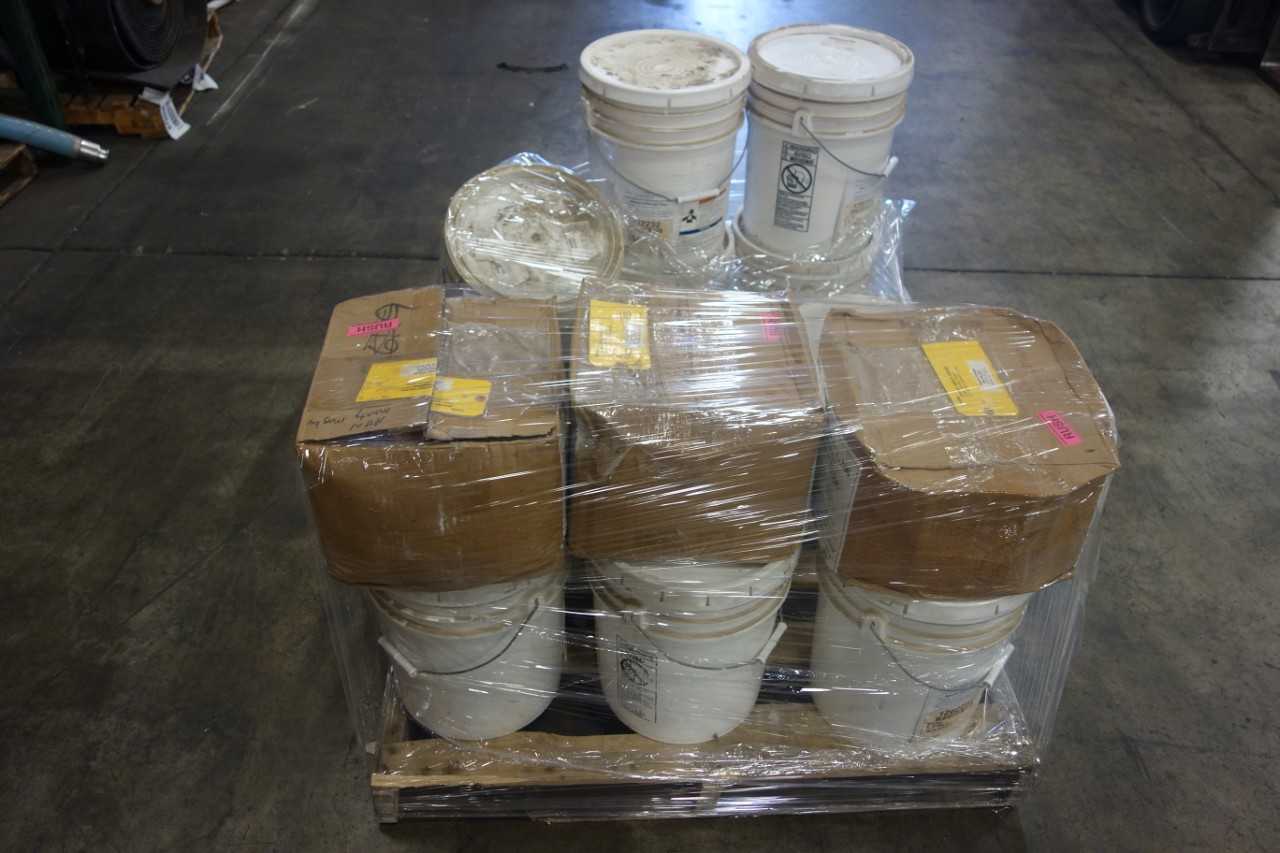 1 PALLET OF DRYING AGENT AND BEARING LUBE - PNEUMATIC LUBRICATOR
