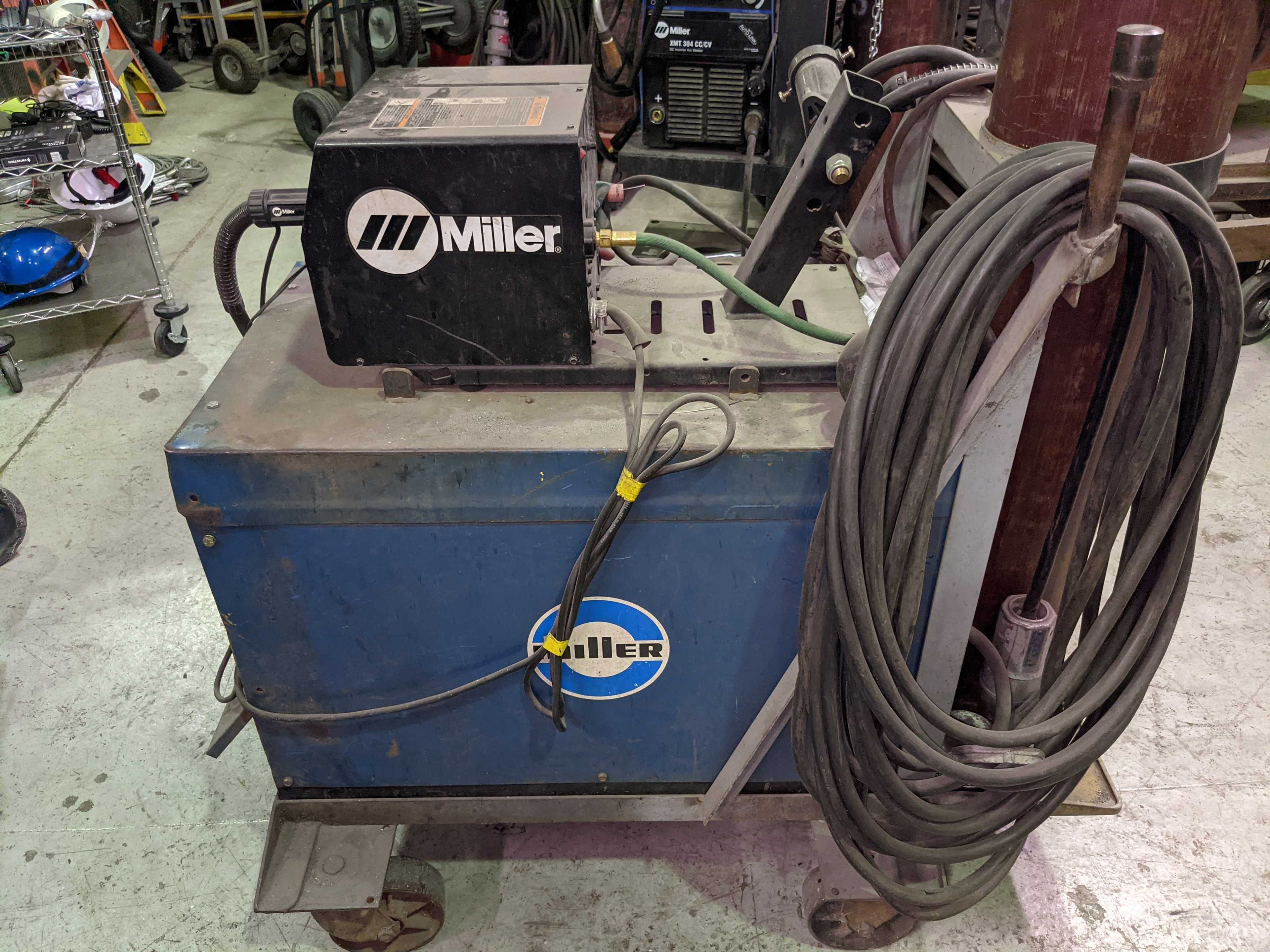 WELDER - WELDING EQUIPMENT