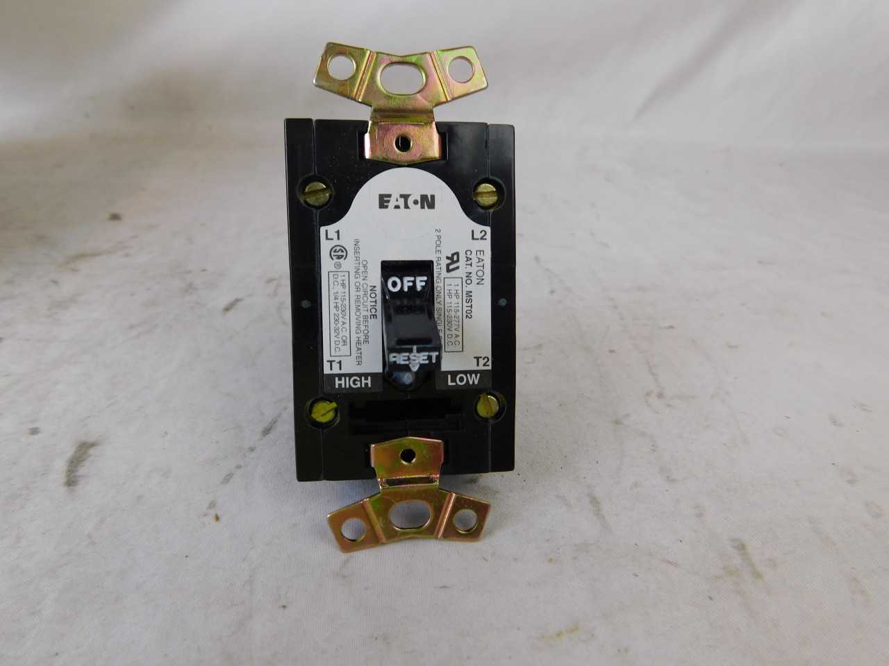 Quantity of 1 New Surplus Eaton 654D962G14 Manual Starter Reversing 2P 4-20A 208V - MOTOR STARTERS