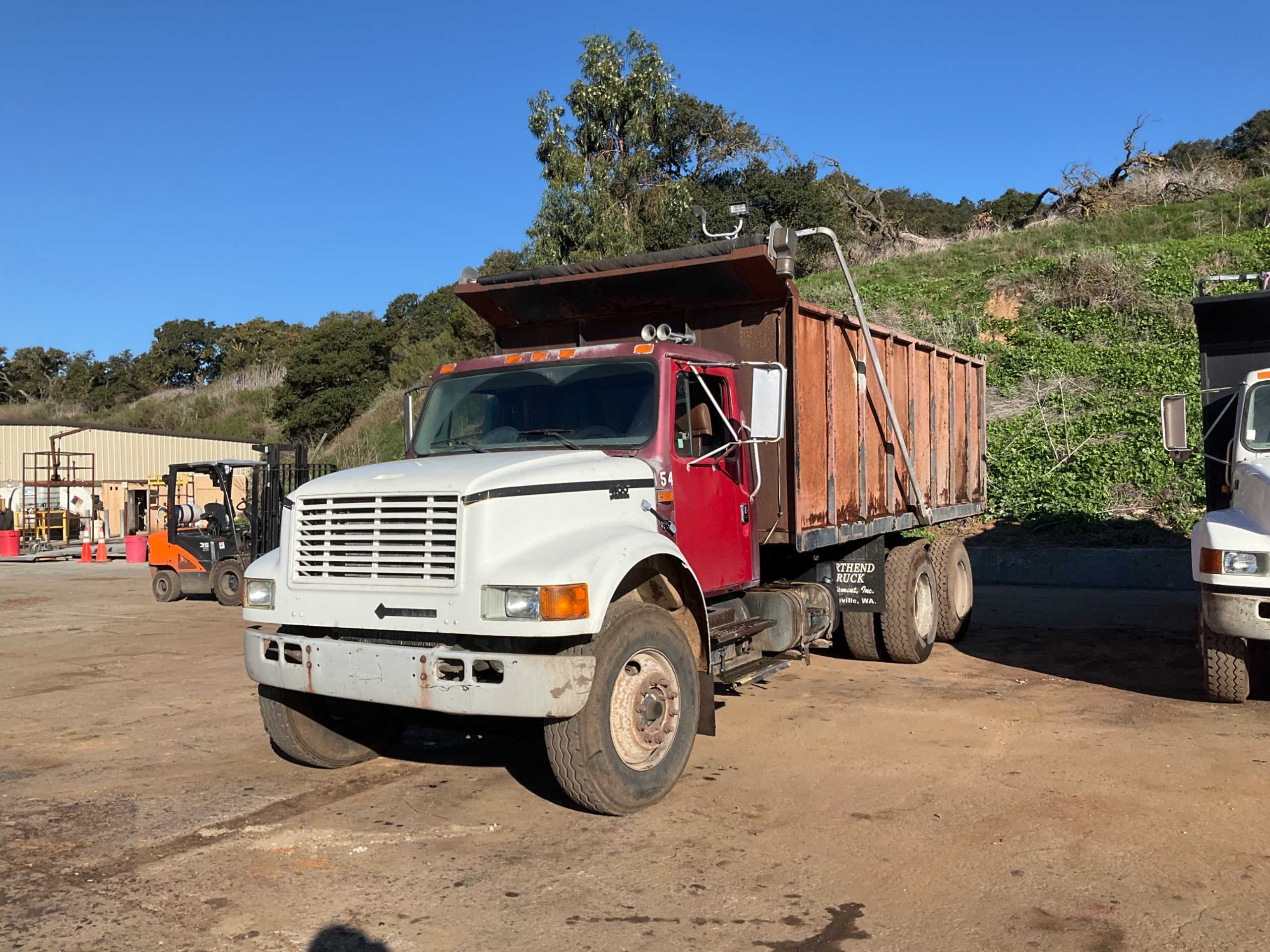 1997 INTERNATIONAL 4900 6X4 DUMP TRUCK