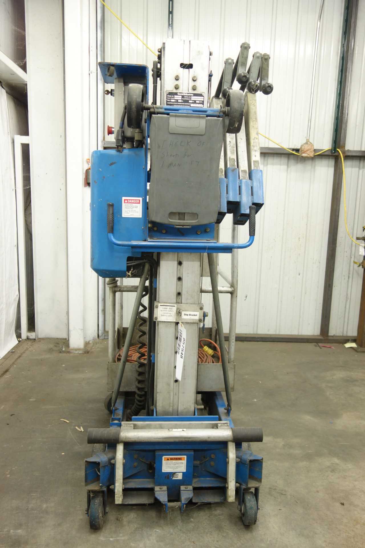 GENIE AWP-24 SCISSOR LIFT - SCISSOR LIFTS