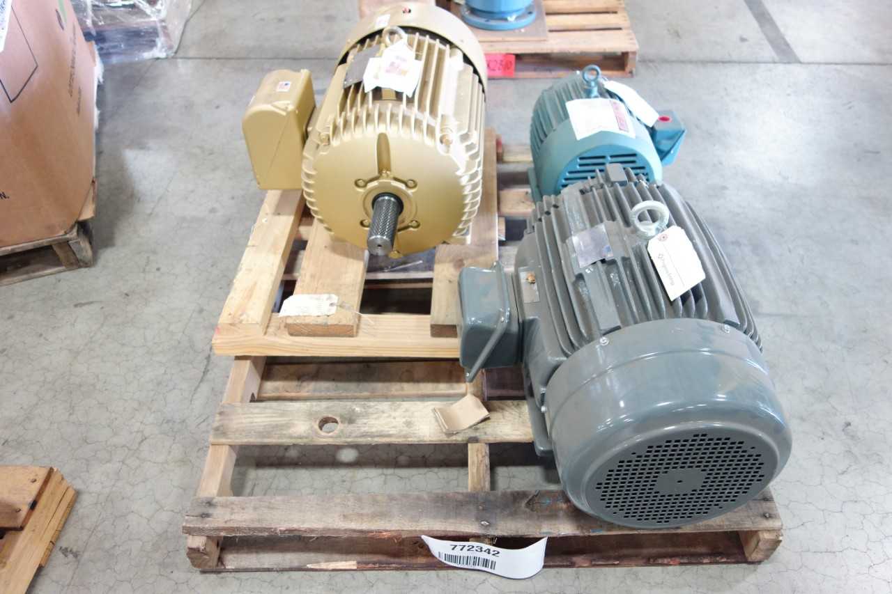 LOT OF ASSORTED MOTORS - ELECTRIC MOTORS