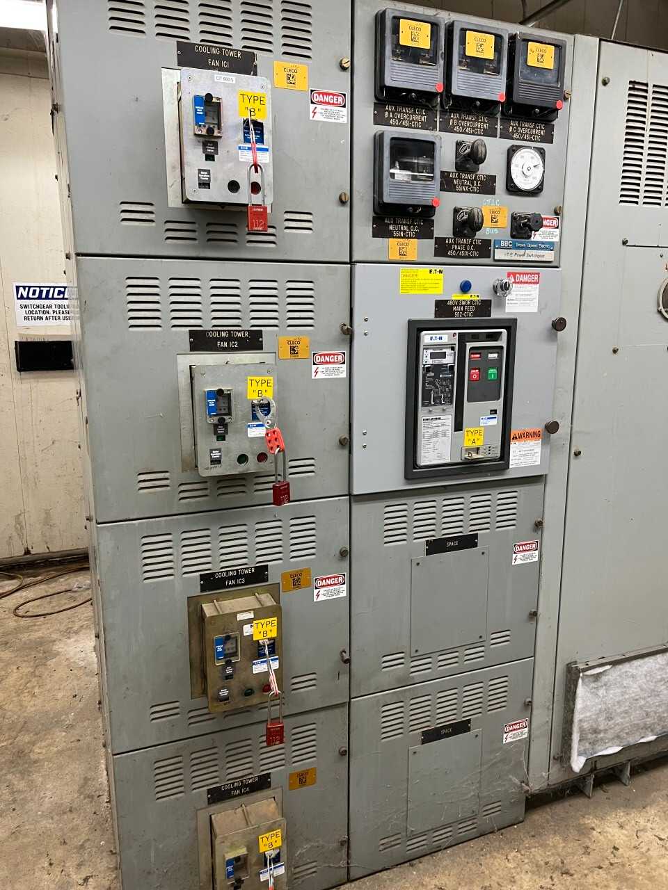 Lot of 3 Eaton Magnum DS Power Circuit Breakers - CIRCUIT BREAKERS