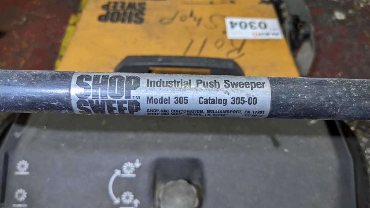 Shop sweep industrial push sweeper model 305 - PLANT & FACILITY