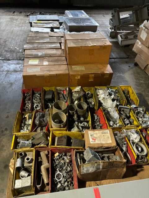 Lot of electrical of hardware, disconnect switches & Raychem NMCK8-5V 3 Pallets 20 pieces (Quantity of 3) - ELECTRICAL COMPONENTS
