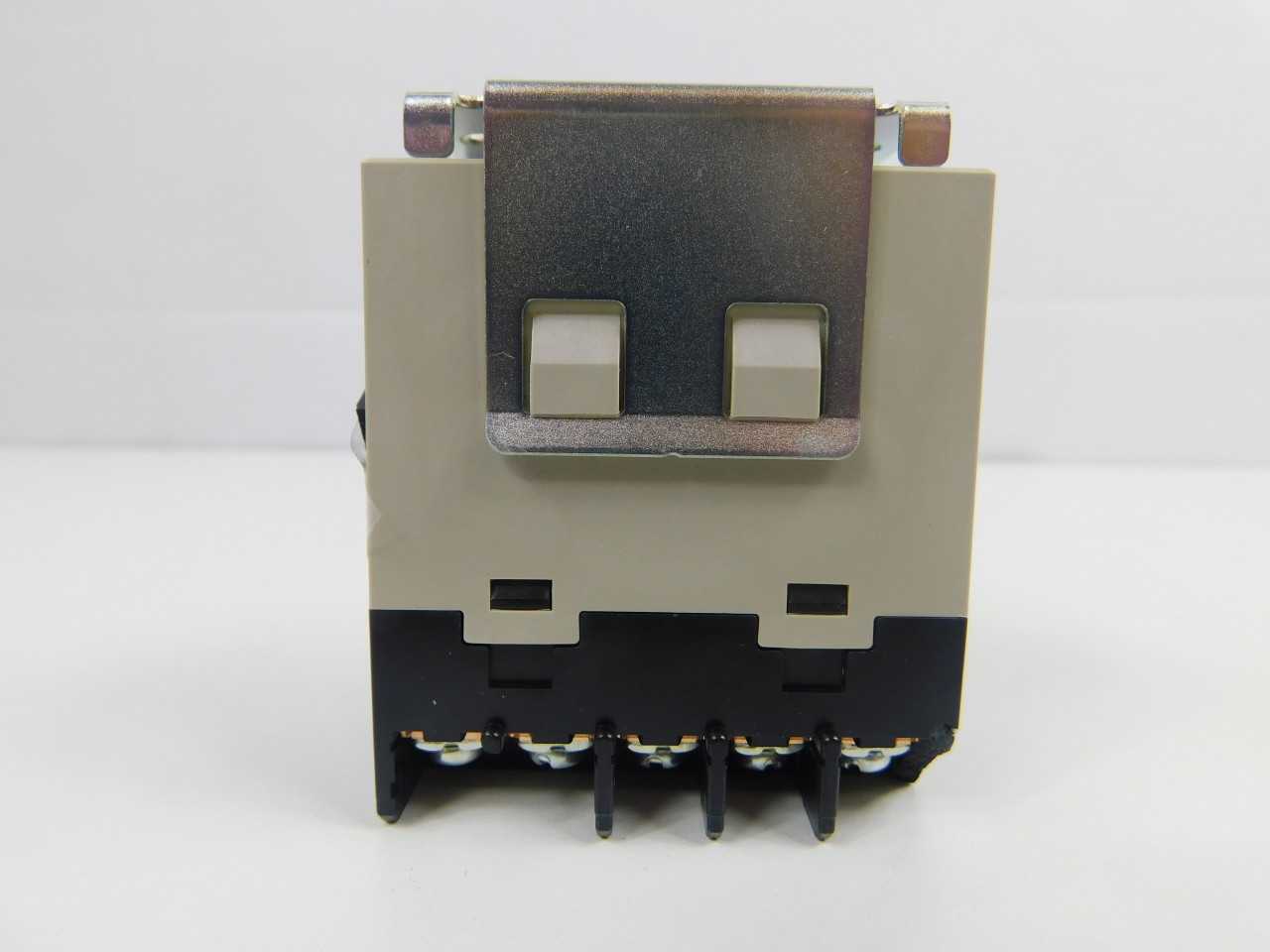 Quantity of 16x D9PR8BA Relays - ELECTRICAL COMPONENTS