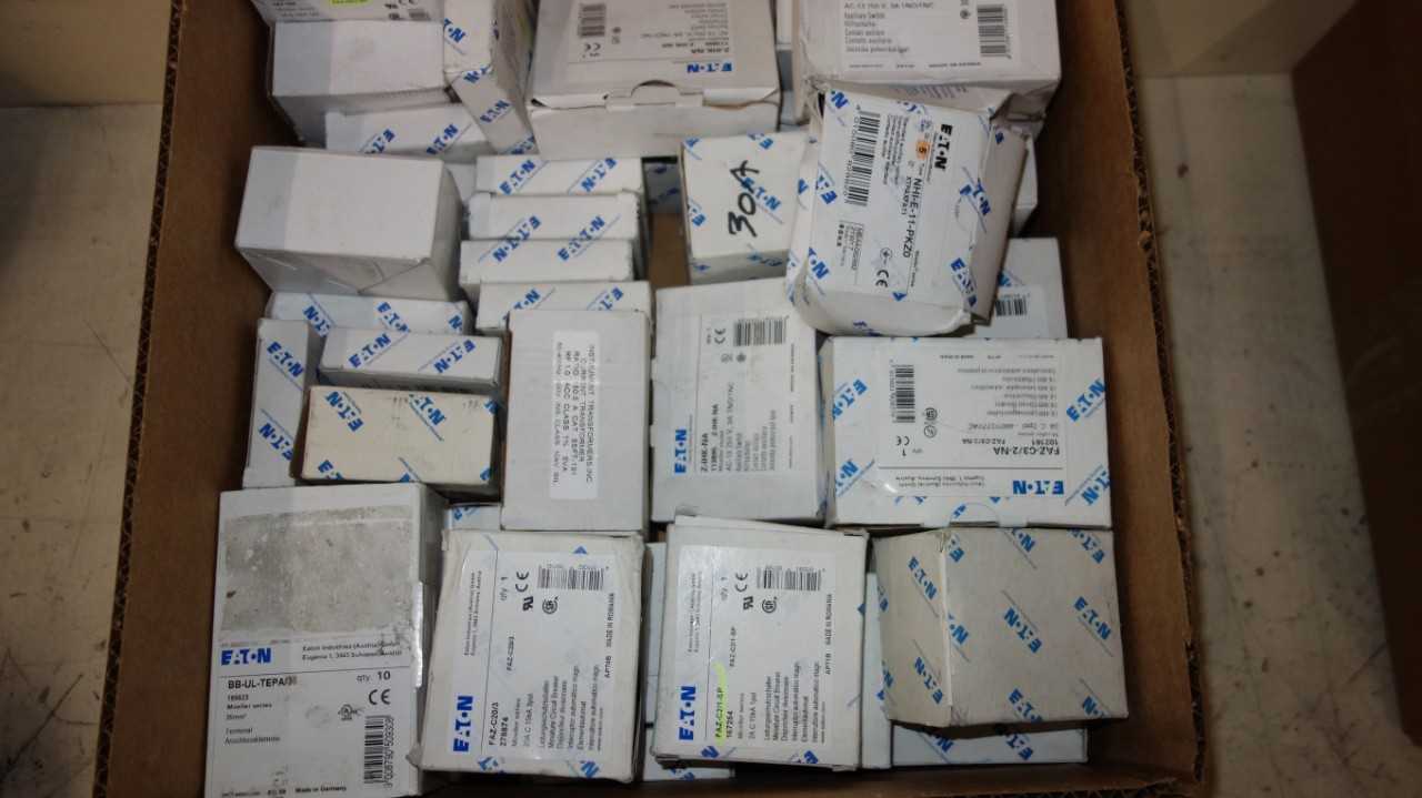 1 BOX OF EATON / CUTLER HAMMER ELECTRICAL - ELECTRICAL COMPONENTS