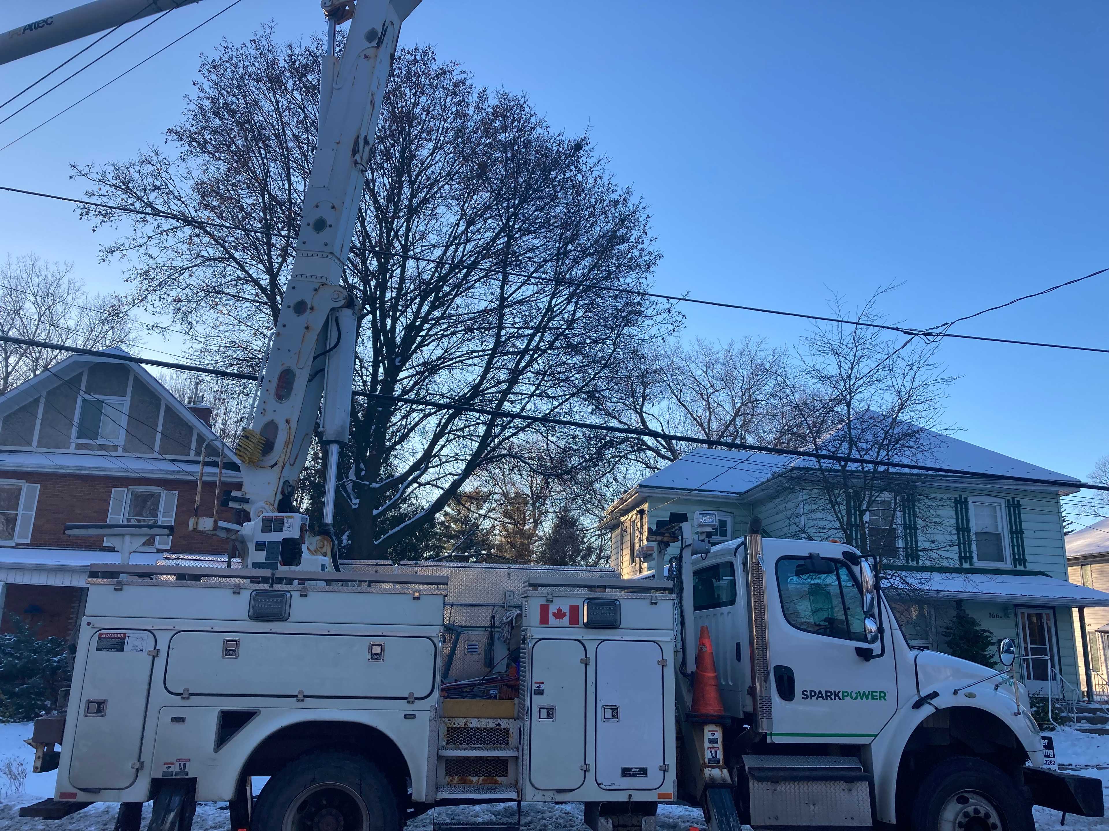2015 Freightliner M2 106, Altec 46' 2-man Single Bucket - CONSTRUCTION EQUIPMENT ATTACHMENTS