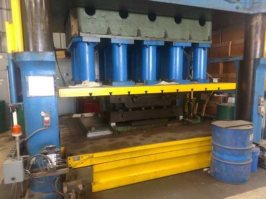 LAKE ERIE 2100 TON TRIPLE ACTION HYDRAULIC PRESS - PRESSES