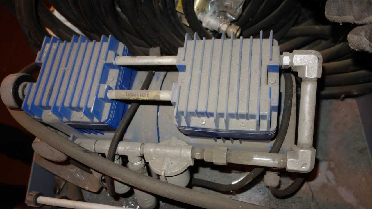 MOBILE CART W/ 3300 CARBON DIOXIDE MONITORING EQUIPMENT - ELECTRICAL COMPONENTS