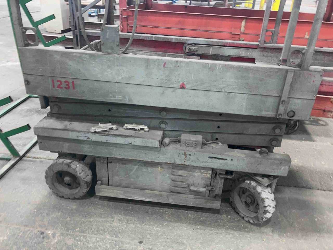 Scissor Lift - SCISSOR LIFTS