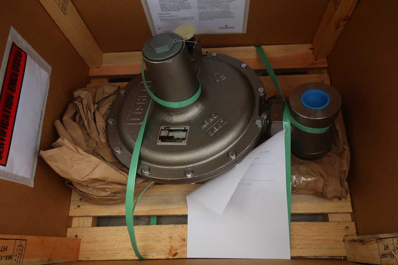 FISHER Y692-15 LOW PRESSURE GAS BLANKETING REGULATOR 1/2IN - PRESSURE REDUCING REGULATOR VALVE