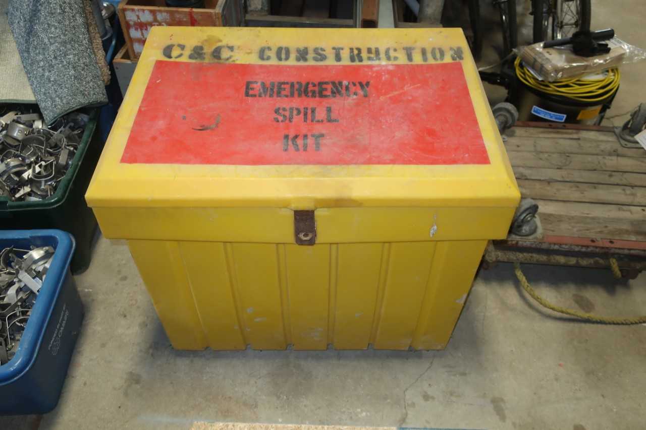 EMERGENCY SPILL KIT CONTAINER - SAFETY SWITCH