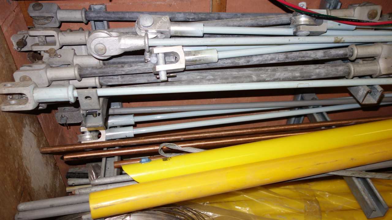 CONTENTS OF SHELVING, ASSORTED POWER LINE EQUIPMENT, COVERS, LINE EXTENSIONS - ELECTRICAL COMPONENTS