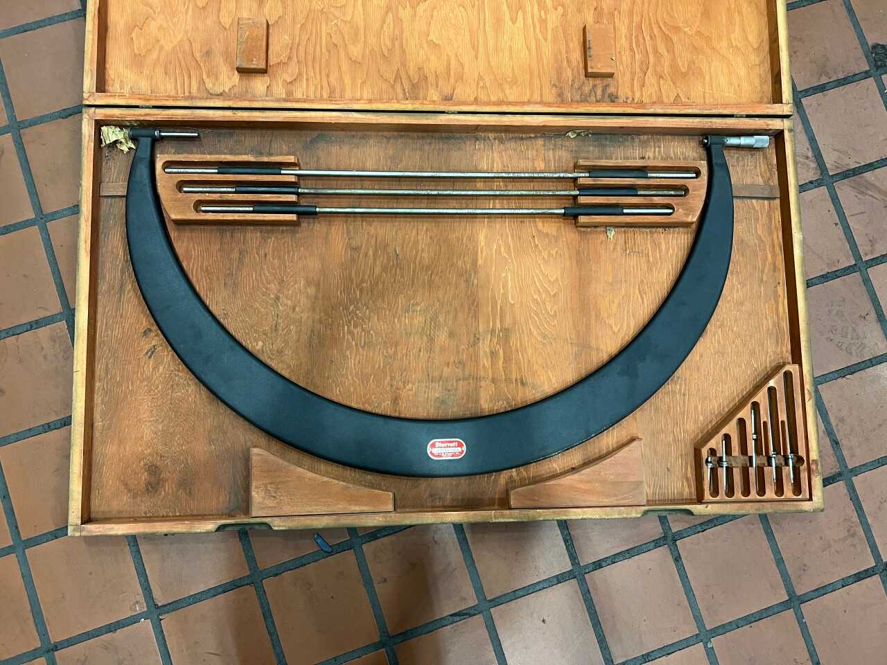 Starrett No. 724 outside micrometer 30-36" - ELECTRIC POWER TOOLS