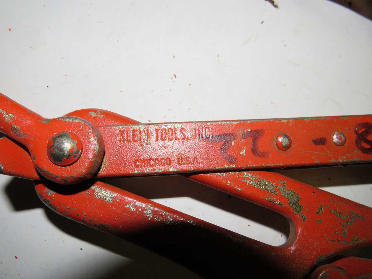 LOT OF 2 KLEIN 1659-30 1656-20 4500LBS MAX LOAD BULLDOG WIRE PULLING GRIP - ELECTRIC POWER TOOLS