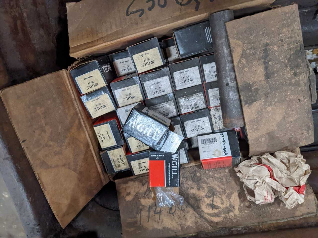 STEEL CRATE WITH CONTENTS, ASSORTED MRO, HYDRAULIC CYLINDERS, INNER RACES, SPRINGS, PARKER, MCGILL (NEEDS REPAIR) - INDUSTRIAL PARTS