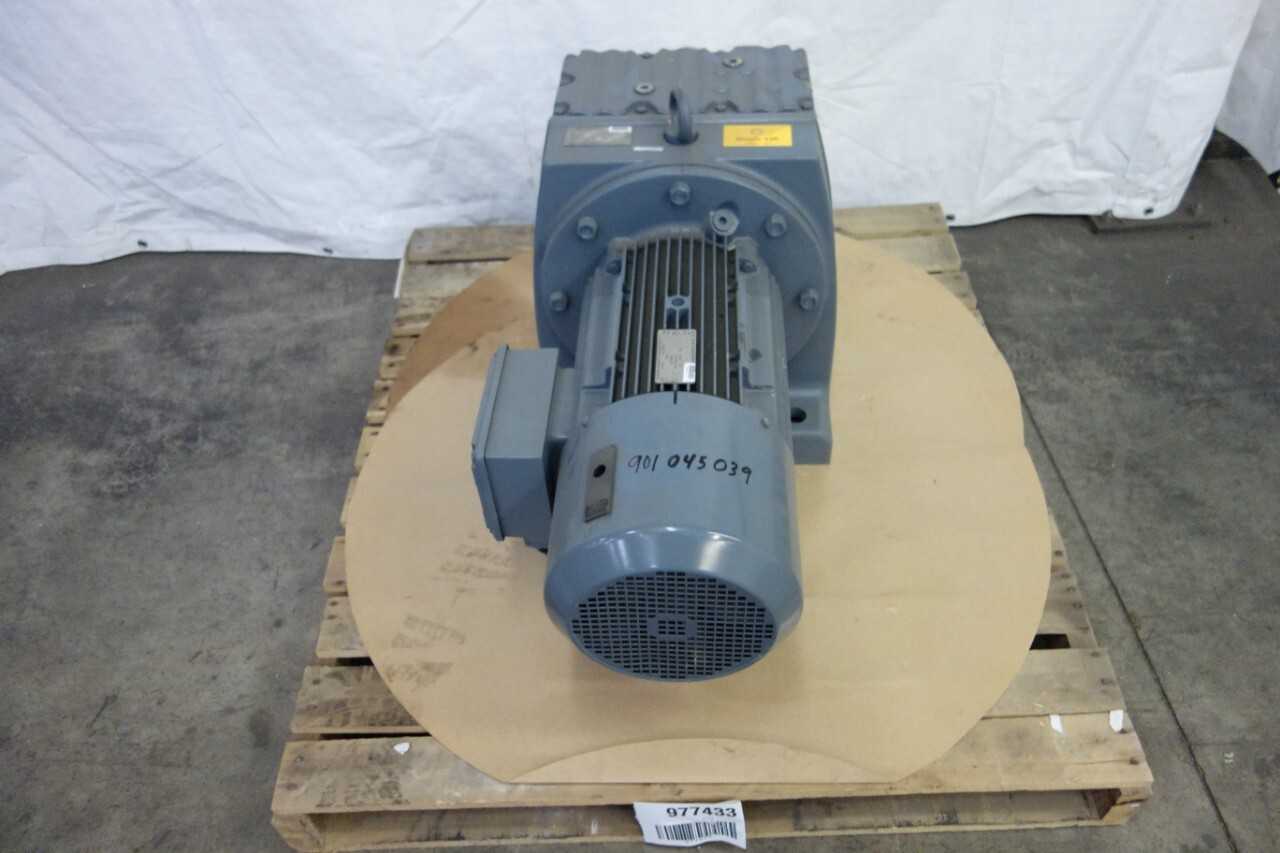 SEW EURODRIVE R137 AC GEARMOTOR - ELECTRIC MOTORS
