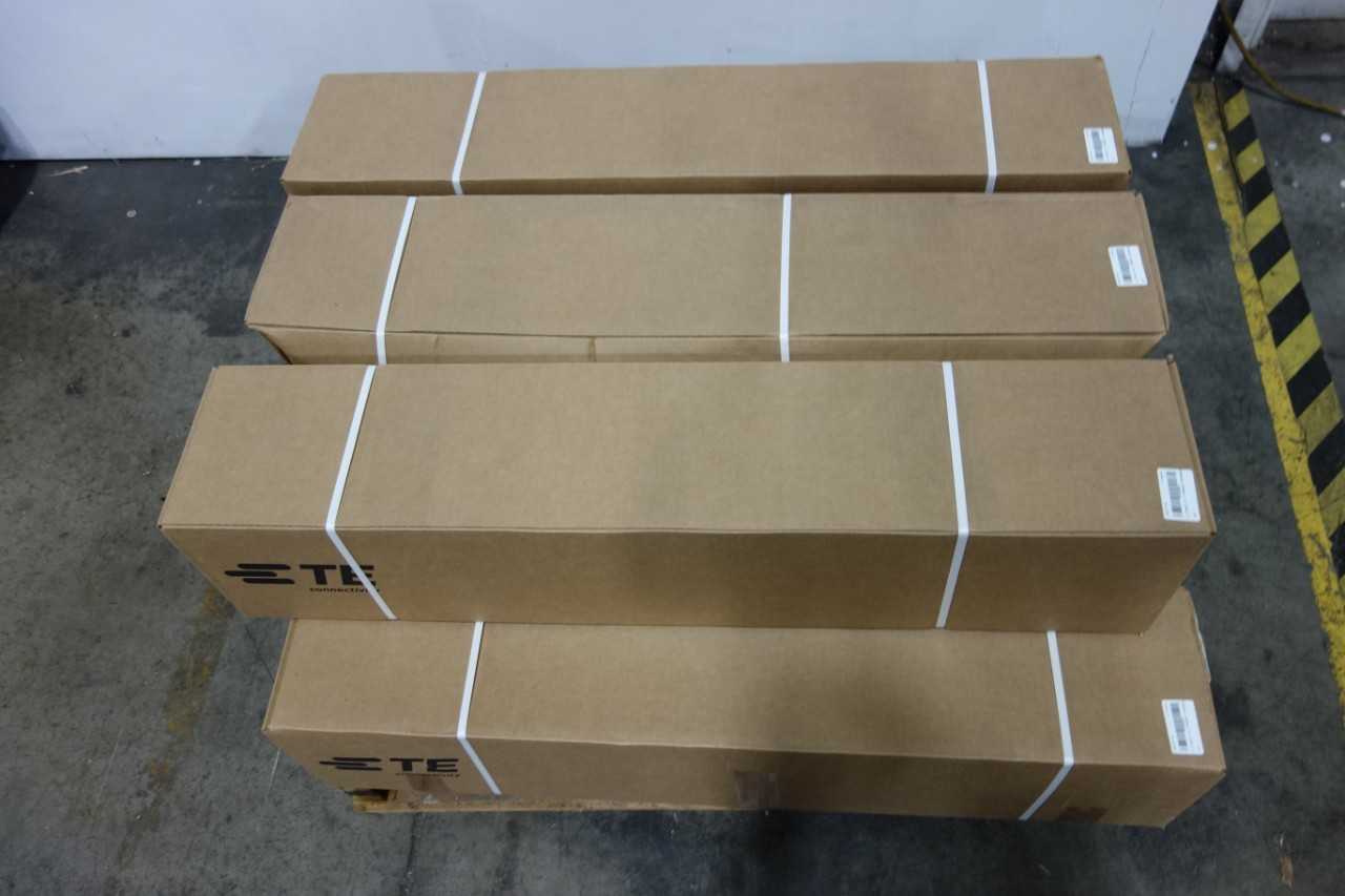 LOT OF 8 RAYCHEM WIRE SPLICE KITS AND HEAT SHRINK TUBING - ELECTRICAL COMPONENTS