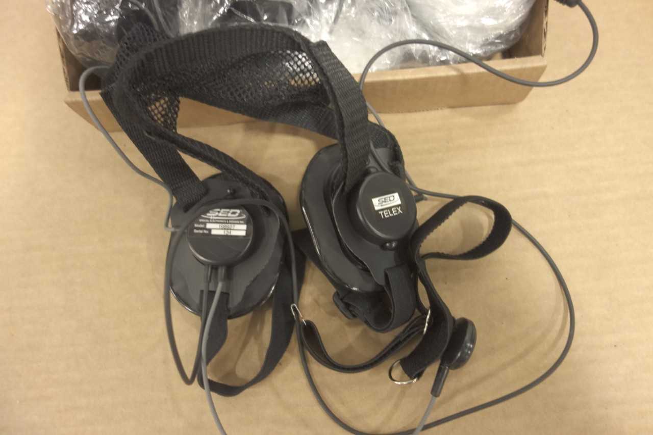 LOT OF 10 TELEX AVIATION HEADSETS