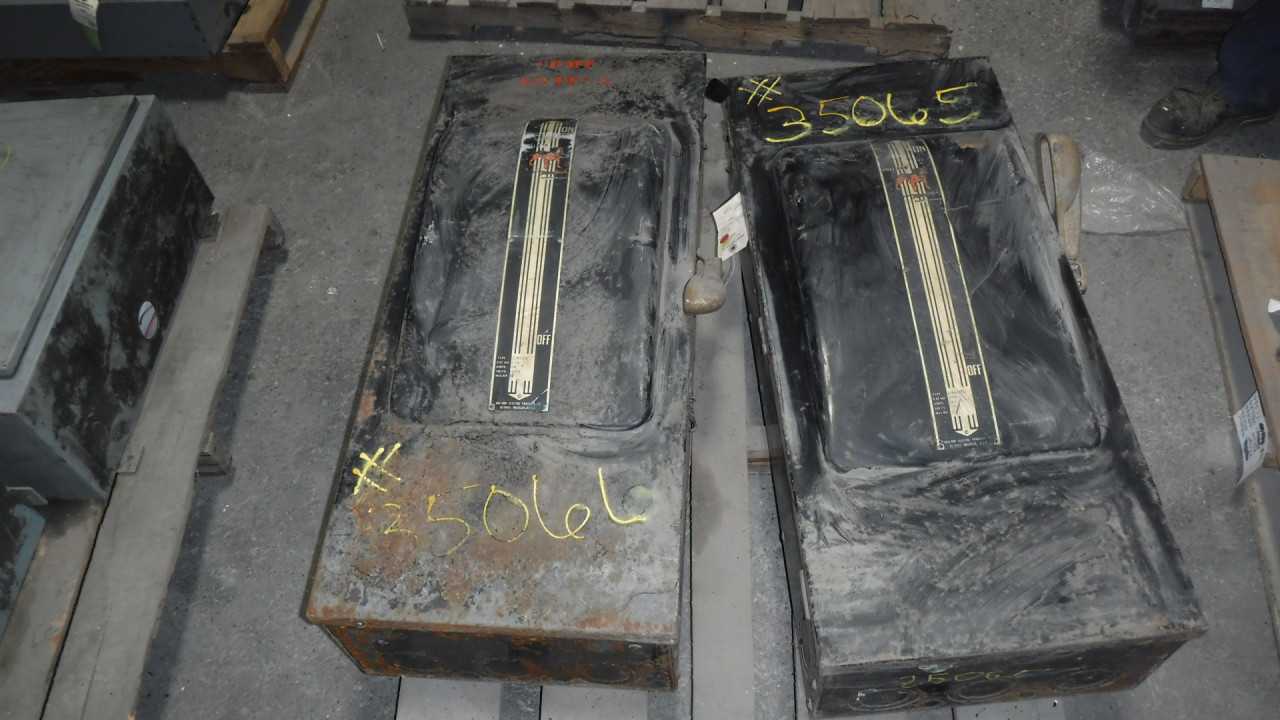 Two 400 Amp Bulldog Safety Switches - DISCONNECT SWITCHES