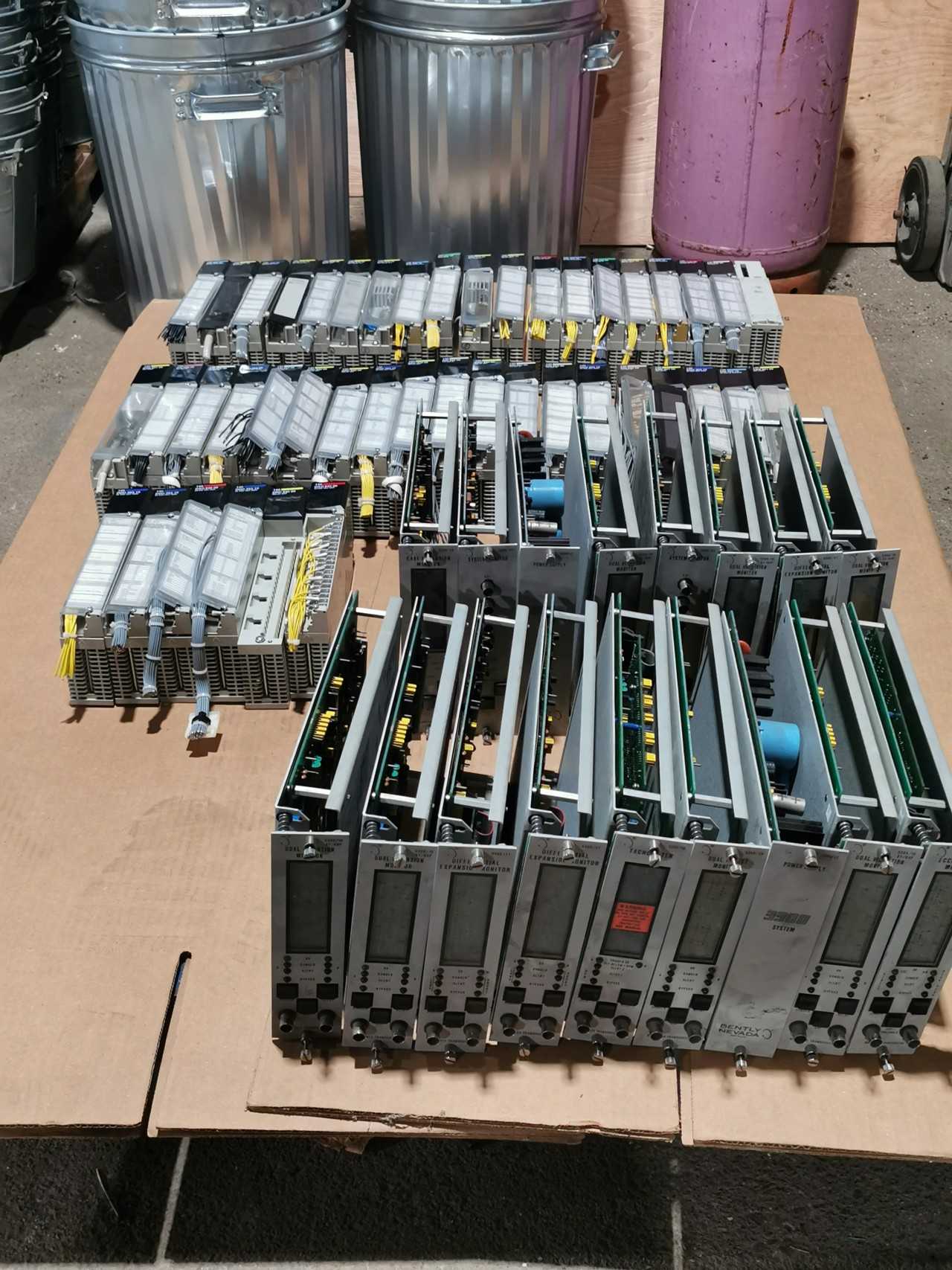 Lot of Schneider & Bently Nevada PLC Modules - INDUSTRIAL PARTS