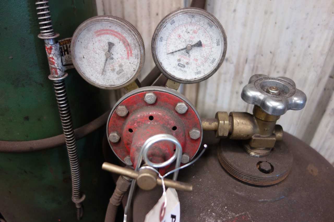 AIRGAS ACETYLENE & OXYGEN HOSE REEL (TANKS NOT INCLUDED) - WELDING EQUIPMENT