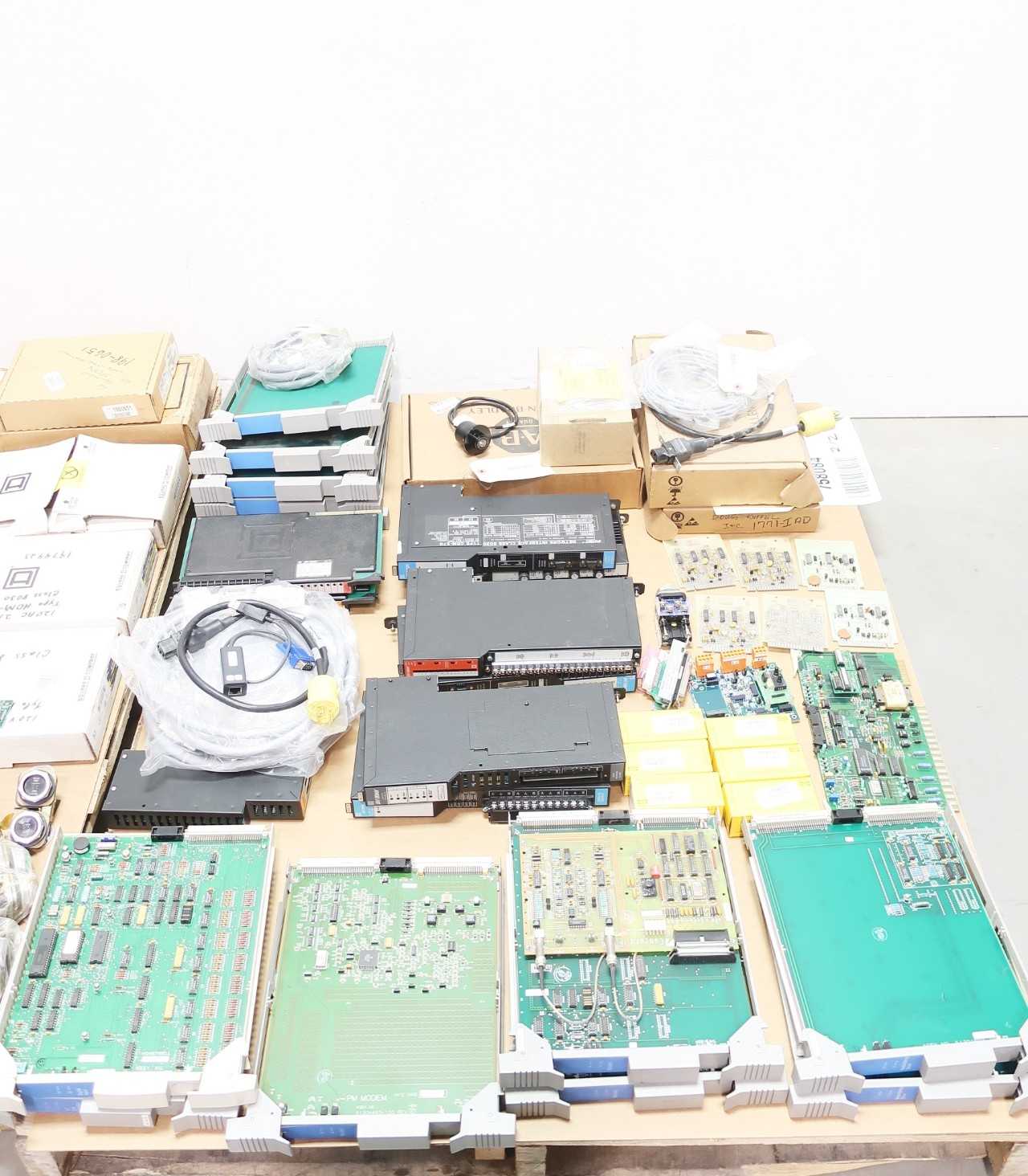 2 PALLETS OF ASSORTED ELECTRICAL AUTOMATION AND CONTROLS - ELECTRICAL COMPONENTS