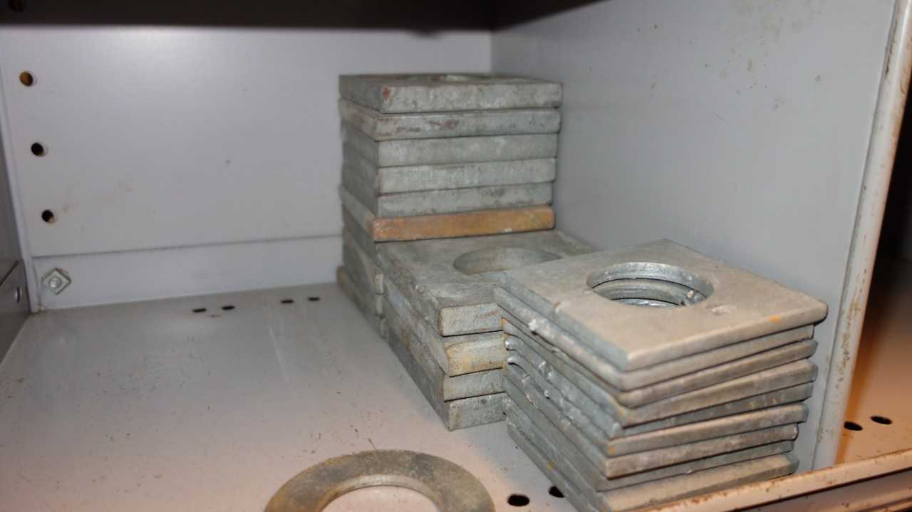 CONTENTS OF PIGEON HOLE CABINET, ASSORTED GALVANIZED STEEL HARDWARE - INDUSTRIAL PARTS