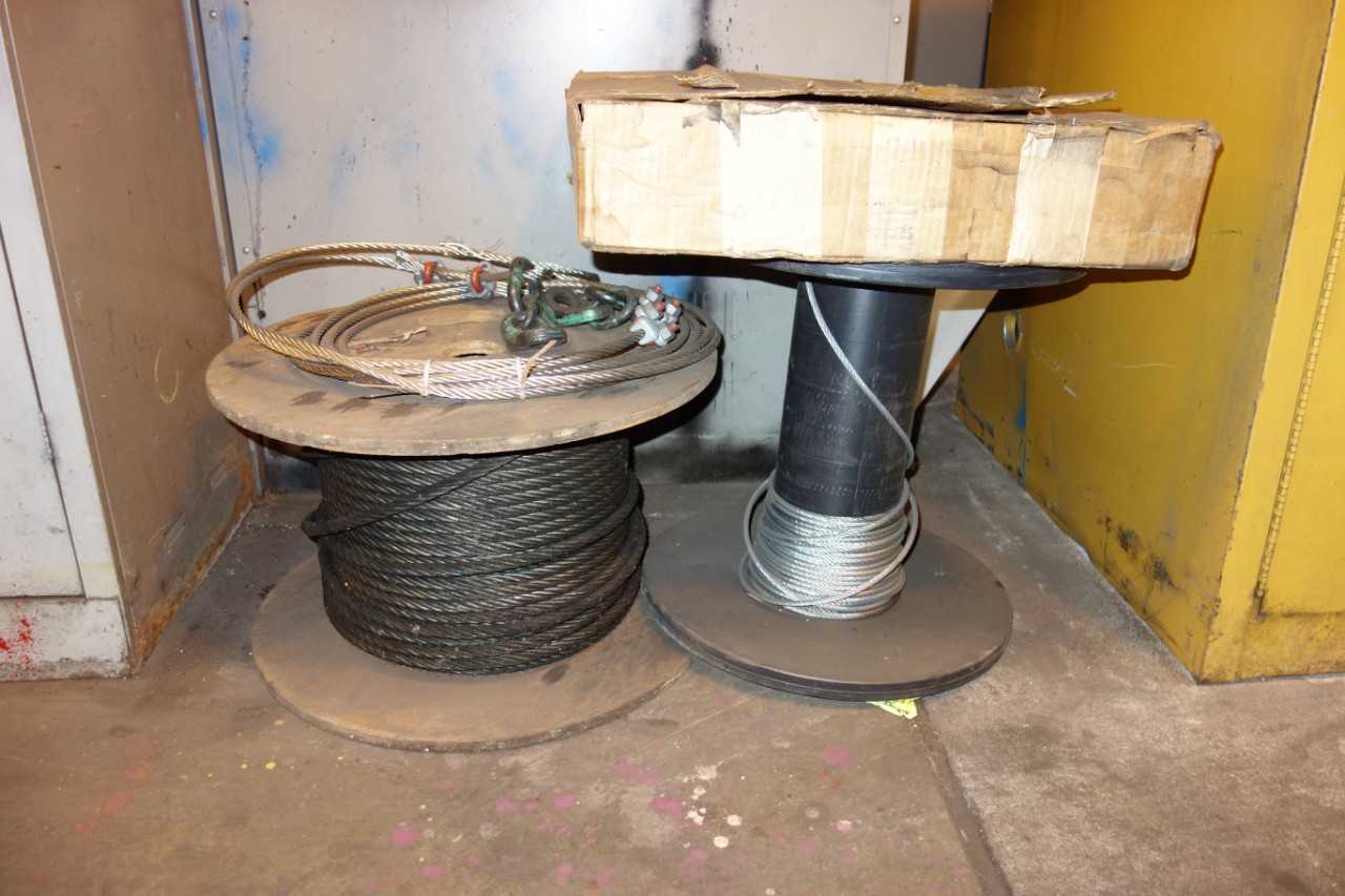 LOT OF TWO SPOOLS OF STEEL WIRE ROPE - ELECTRICAL COMPONENTS