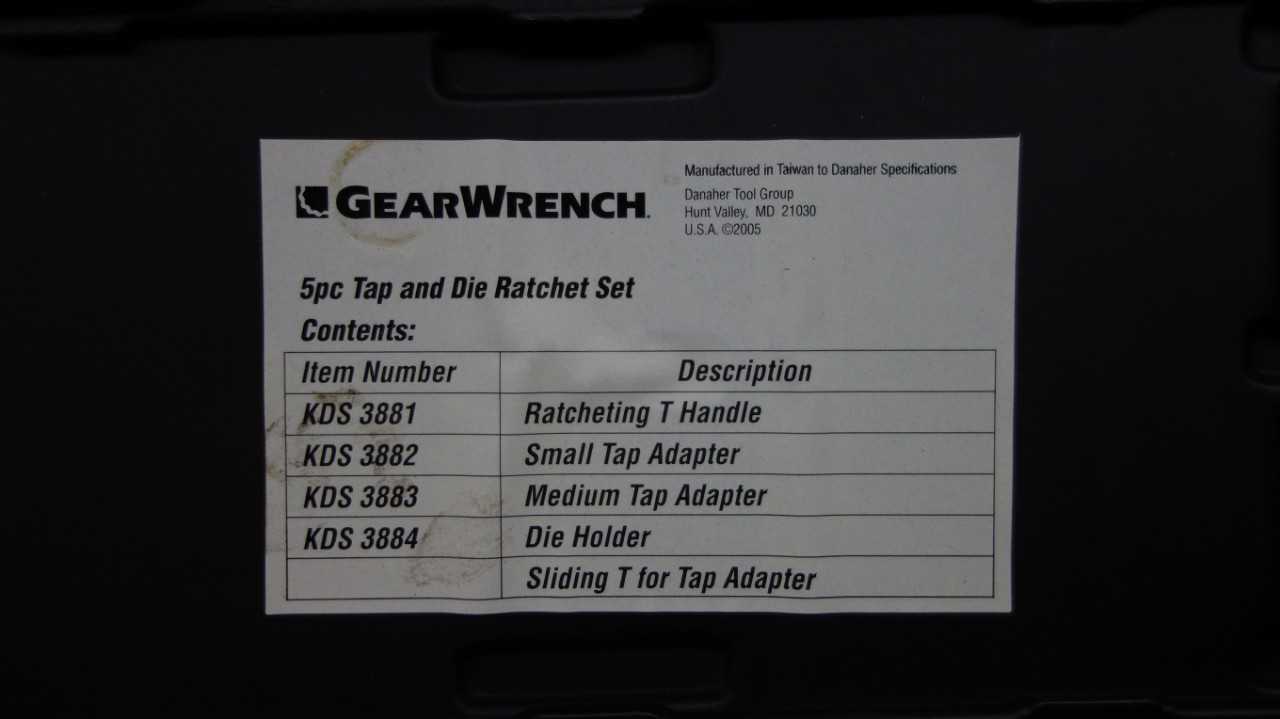 ASSORTED LOT OF TAPS DIES WILLIAMS TORQUE WRENCHES - HAND TOOLS
