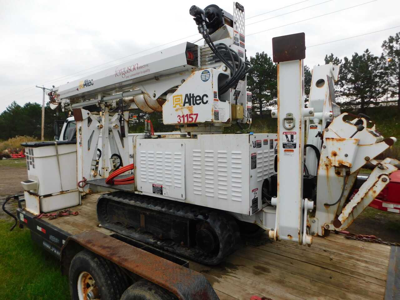 Altec DB37 Rearlot Digger/Bucket - TRAILER MOUNTED EQUIPMENT