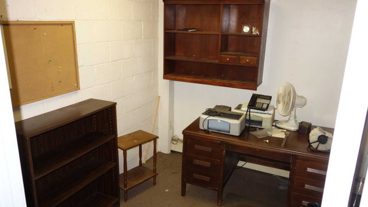 CONTENTS OF ROOM, DESK, FURNITURE, SHREDDER, CABINETS, FURNISHINGS (DOES NOT INCLUDED COMPUTERS, PRINTERS) - PLANT & FACILITY