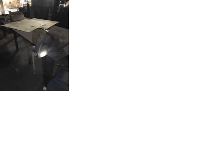 Table with Vice - MATERIAL HANDLING