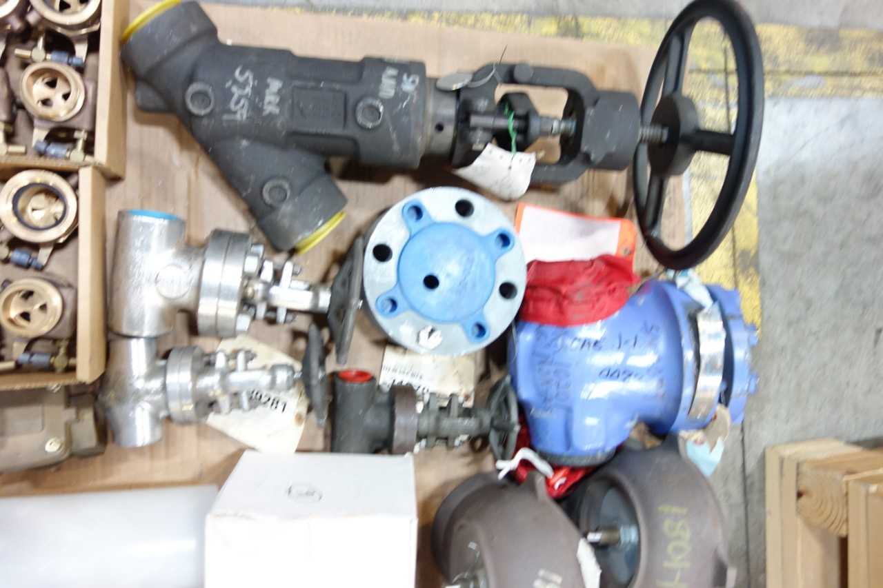 5 PALLETS OF ASSORTED VALVES AND VALVE ACCESSORIES - VALVES
